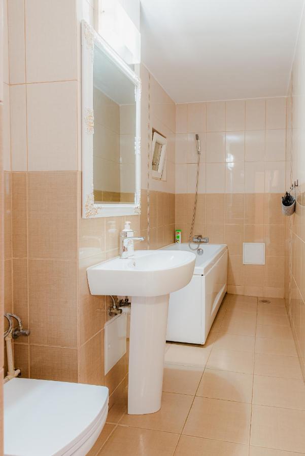 Apartament 2 Camere, Decomandat, In Zona Centrala Bucureşti Eksteriør bilde
